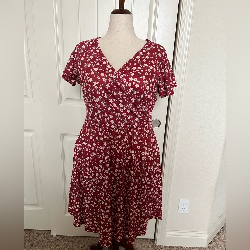 Vetior Red Floral Wrap Dress - XL (Never worn)
